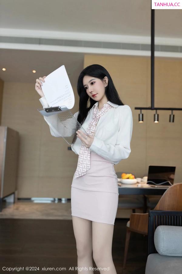   [XiuRen]高清写真图 2024.01.05 No.7922 幼幼 美腿丝袜第3张图片